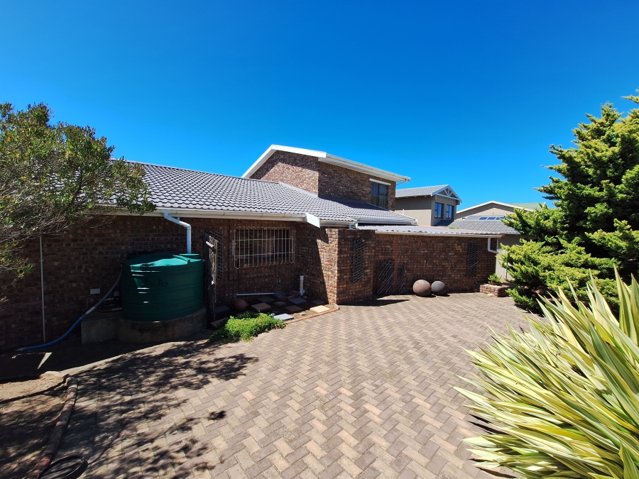 3 Bedroom Property for Sale in Wavecrest Eastern Cape
